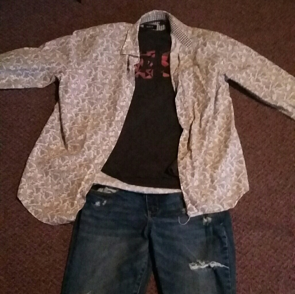 DC small Tee. Long sleeve Alfani. Pants A&F 28/35